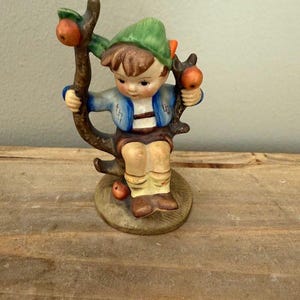 1950&#39;s Hummel Goebel &#39;Apple Tree Boy&#39; Figurine