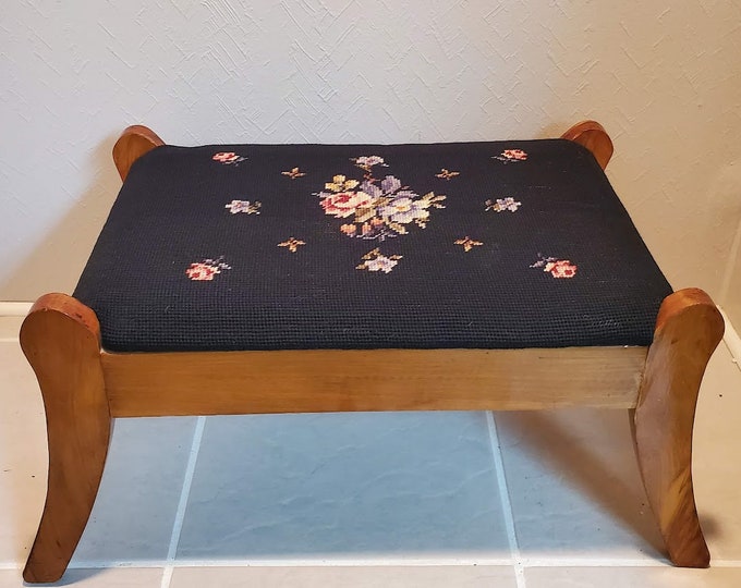 Vintage Large Victorian Floral Needlepoint Foot Stool - Etsy