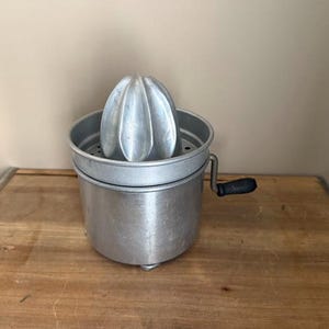 Vintage Aluminum Juicer - Etsy
