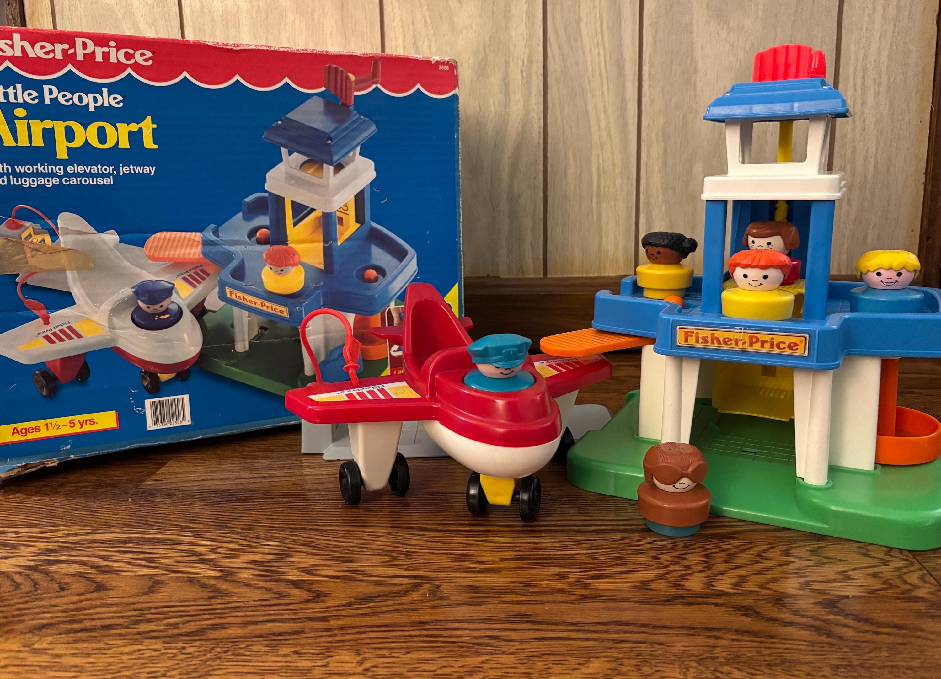 Jett Takeoff Tower Super Wings Jett's Runway Airport Playset