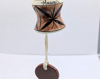 POHAKU KILN Cloche en céramique faite à la main d’Hawaï vintage