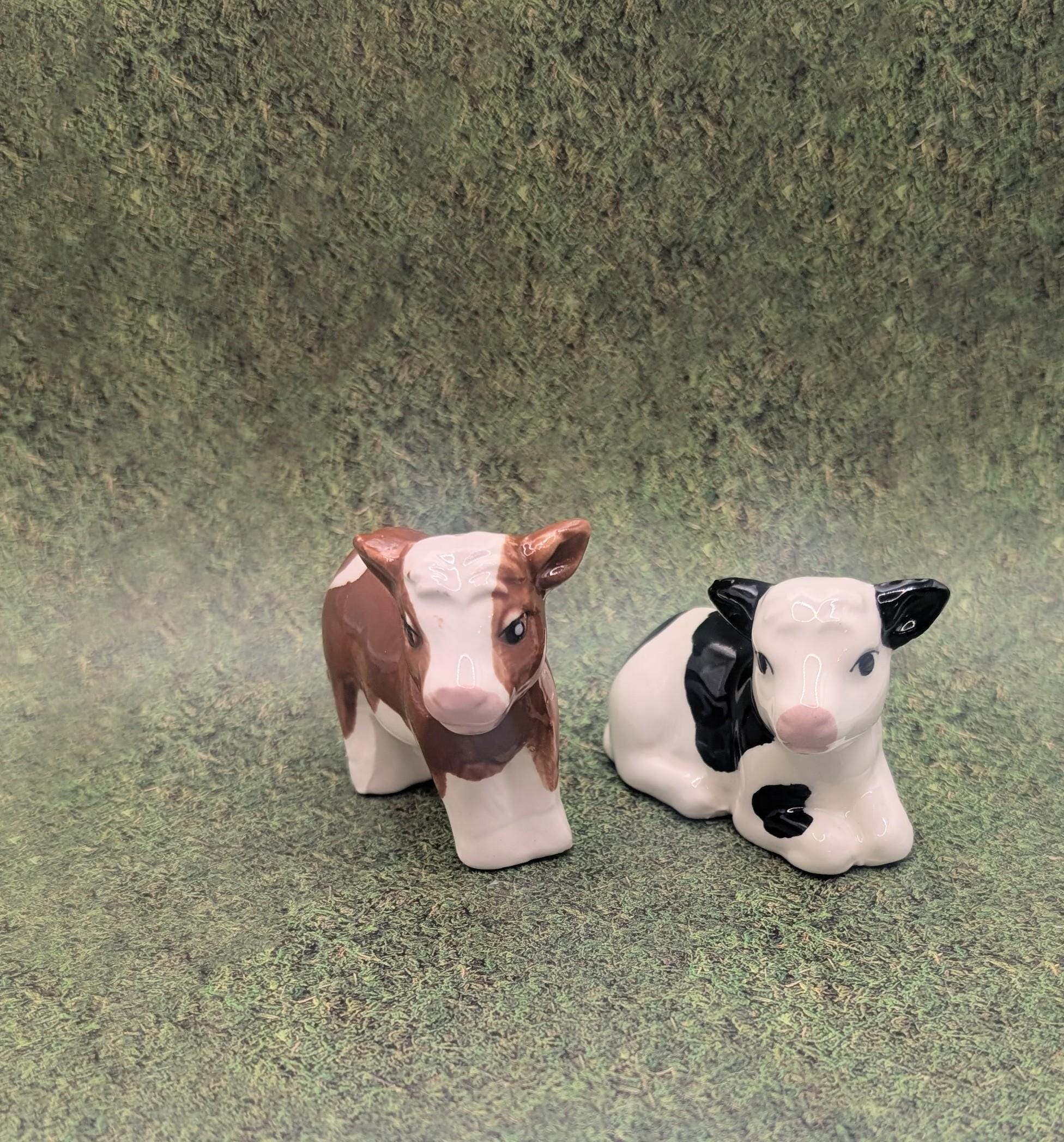 COWS BROWN/BLACK Set of Salt/Pepper Shakers Porcelain/Ceramic Free Shipping