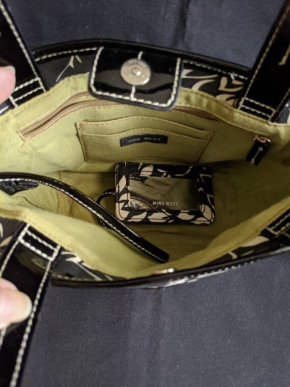 Nine west black and 2025 white purse