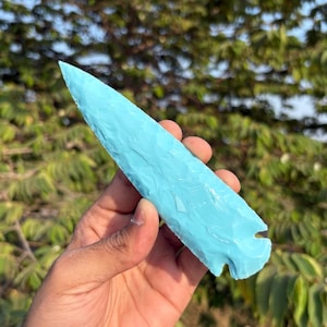 Turquoise Arrowhead: Handcrafted Stone Blade, Healing Crystal Decor