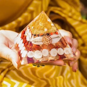 Gomati Chakra Pyramid: Orgonite Crystal With Shri Yantra & Rudraksha - Etsy
