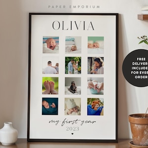 Może przedstawiać: Oprawiony wydruk z kolażem dwunastu zdjęć dziecka. Wydruk zawiera imię "OLIVIA" na górze, z napisem "my first year 2023" poniżej. Czarny okrąg z białym tekstem głosi "BEZPŁATNA DOSTAWA W ZAMÓWIENIU".