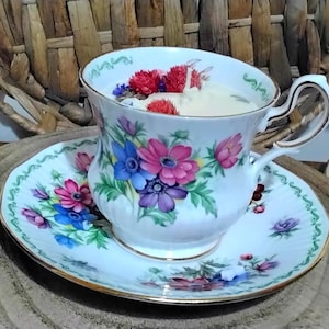 Vintage Floral Teacup Candle; Hand poured Soy Wax Candle; Upcycled Fine China Teacup Candle; Tea Lover Gift;  eco-friendly gift