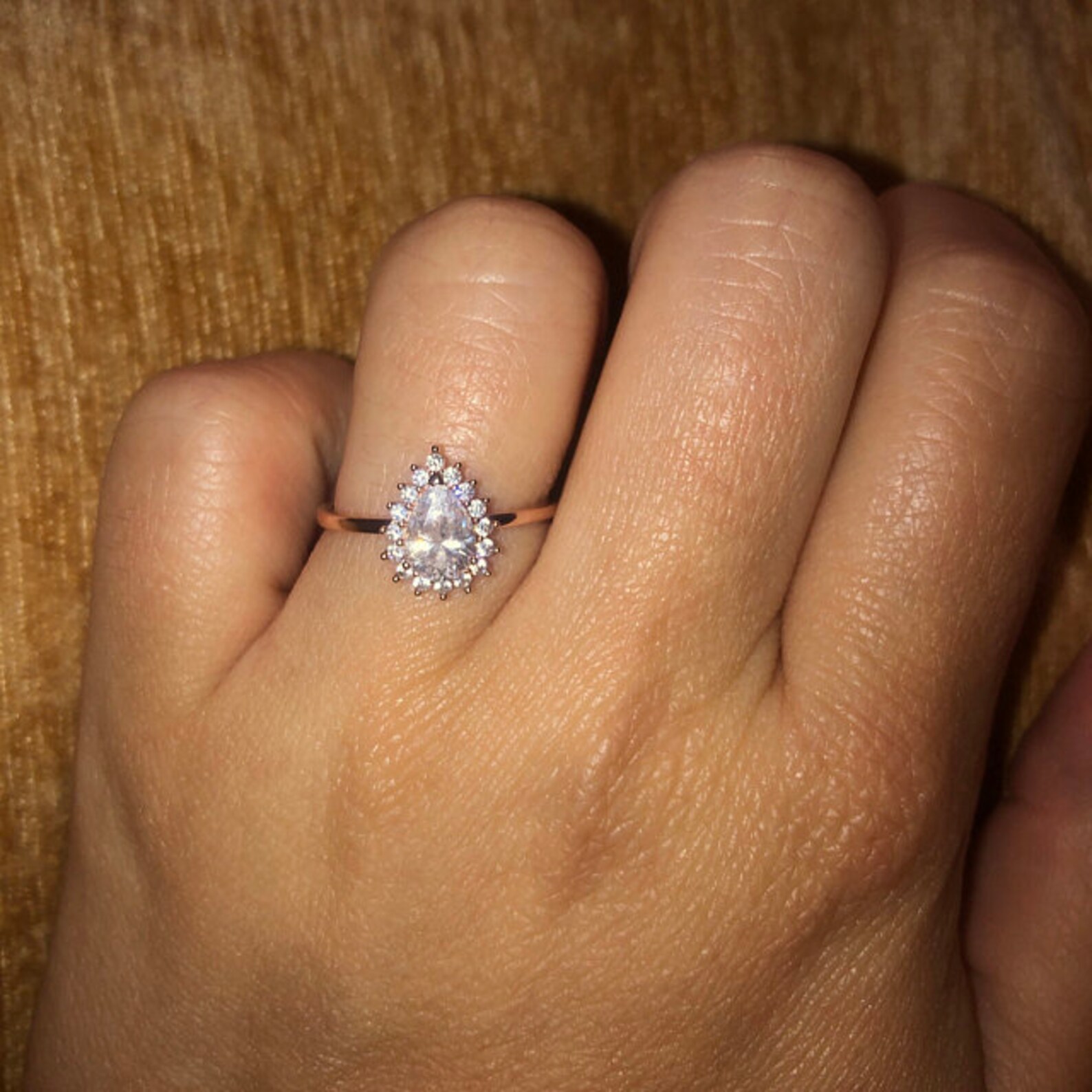 pear diamond with halo
