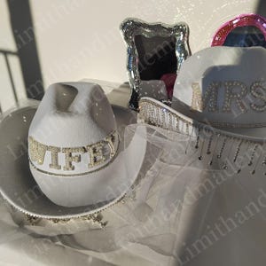 Personalized Pearl Bride Cowgirl Hat with Veil,Bridesmaid Cow Girl Hat,Rhinestone Fringe Wifey Cowboy Hat,Bride To Be Bachlorette Gift