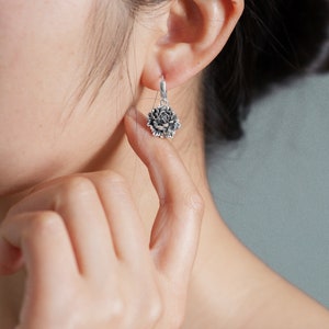 peony earrings,flower earrings,peony flower sterling silver,Peony Floral earring,embossed flower sterling silver jewelry,nique silver earing