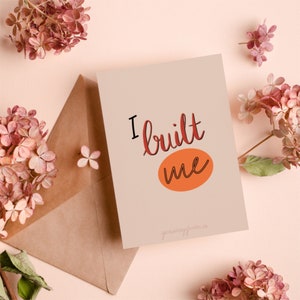 Postal "Yo me construí", tarjeta ilustrada, letras