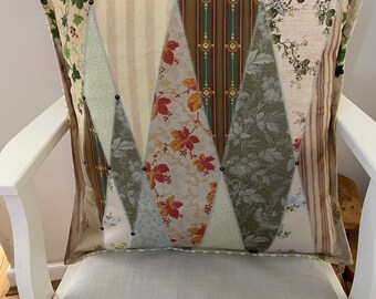 Grand pont de paille Angel de 20 po. Escape to the Chateau, papier peint, enveloppe et housse de coussin