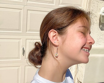 Beaded Daisy earrings