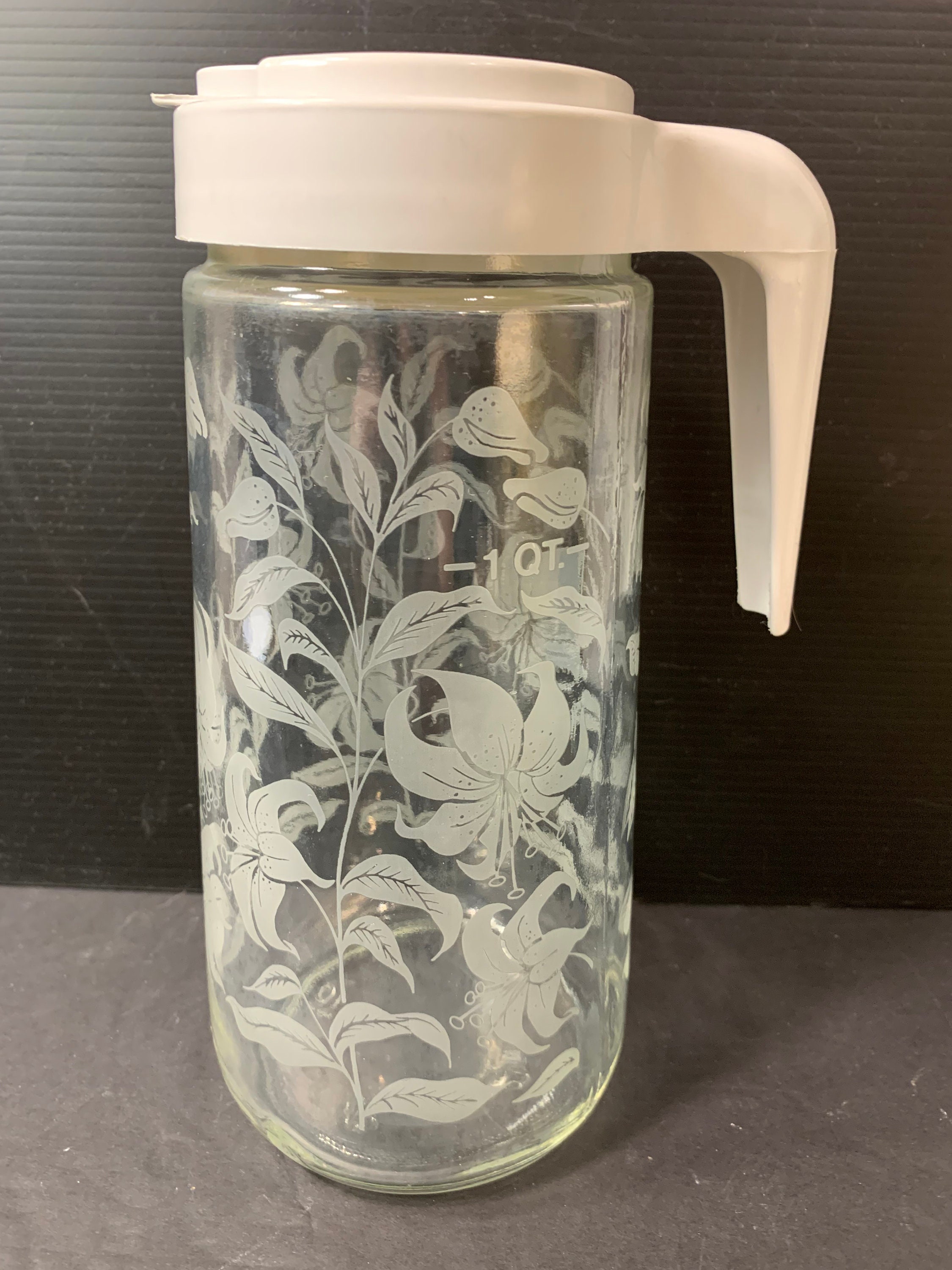 Vintage Anchor Hocking 1 Quart Pitcher with Etched Lilies Design and TANG  Lid