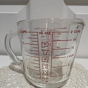 Vintage Pyrex Measuring cups 2 Red Letters clear glass