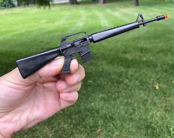 M16 rifle — cap gun