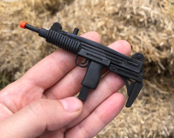 Uzi Submachine Gun — military miniature