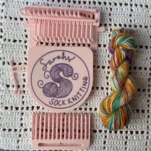 Sarah&#39;s Sock Darner: 14 Hook Darning Loom, Visible Mending Tool