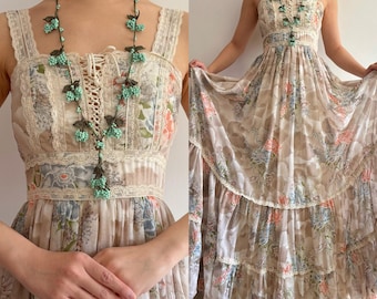 Raro vestido largo de verano Gunne Sax de los años 70 con estampado floral en color marrón desierto