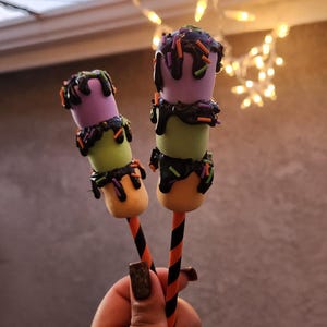 Halloween Fake Bake Marshmallow Pops, Marshmallow Pops, Fake Cake Pops, Halloween Decor, Cake Pops, Marshmallow Sticks