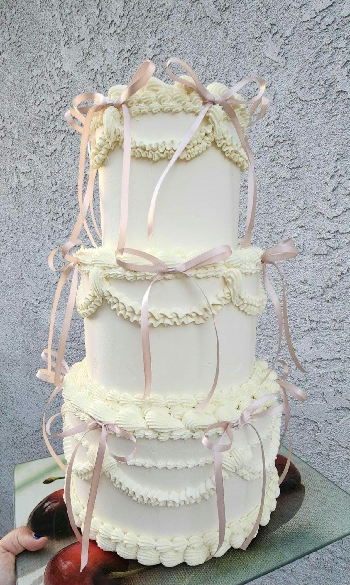 Así llevé un pastel de 3 pisos para una boda 💍🎂 #pastel #boda #wedding  #cake #fyp, image size:1193x1995