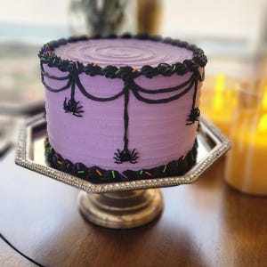 Fake Bake Halloween Cake, Fake Bake Spider Cake, Fake Cake, Halloween Cake, Halloween Decor