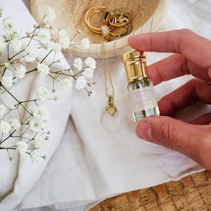Grapefruit - vetiver // Unisex perfume. Alcohol Free, Vegan, Cruelty free roll-on perfume. Long lasting and travel size perfume.