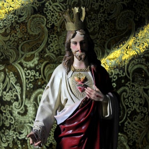 Sculpture Sacred Heart Jesus, Large Sculpture 17&#39;3 inch, Sacred Heart Figure, Jesus Figure, Plaster Statue, Glass Eyes