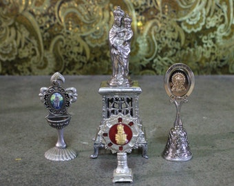Conjunto Religioso, Set  Virgen con Pedestal, Set con Campana y benditera, Conjunto Religioso Metal, Conjunto Religioso de 4 Elementos.