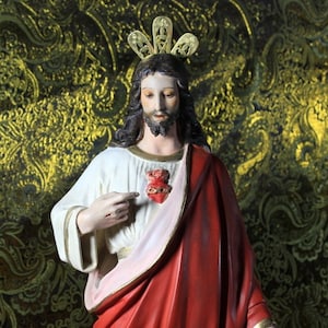 Sacred Heart Jesus Sculpture, Large Sculpture of Jesus 21&#39;5 inches, Sacred Heart, Figure of Jesus, Plaster Sculpture Jesus, Crystal Eyes.