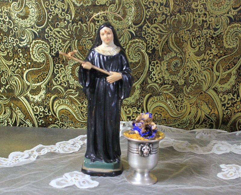 Saint Rita of Cascia Sculpture, Antique Saint Sculpture, St. Rita Statue, Plaster Statue Vintage, Saint Statue, , Holy Figure