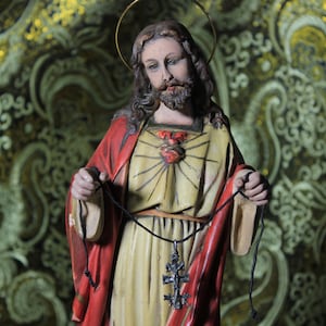 Sculpture de Jésus du Sacré-Cœur, Sculpture de Jésus 36 cm, Sacré-Cœur, Figure de Jésus, Sculpture en plâtre de Jésus, Yeux en cristal, Base en nuage
