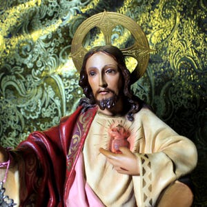 Antique Jesus on Throne, Jesus Christ Sculpture, Religious Figure, Sacred Heart of Jesus, Cristal Eyes, Polychrome Sculpture.