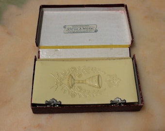 Altes Messbuch, kleines Sonntagsbüro, religiöses Messbuch, christliches Buch, spanisches Gebetbuch, goldene Grenzseiten, Barcelona.