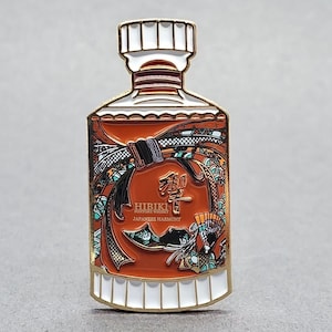 Japanese Whisky Enamel Pin // Tabane Noshi // Gold // Whiskey Pin // Whisky Collectibles // Japanese Pin //