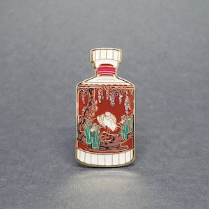 Japanese Whisky Enamel Pin // Gold, White Heron, Kacho, Whisky Collectibles, Minis, Gold, White Heron