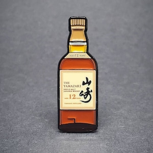 Japanese Whisky Enamel Pin / Bottle Lapel Pin for Whiskey Lovers,  / Japan-Inspired Collectible Gift for Him / Bar Cart or Jacket Accessory