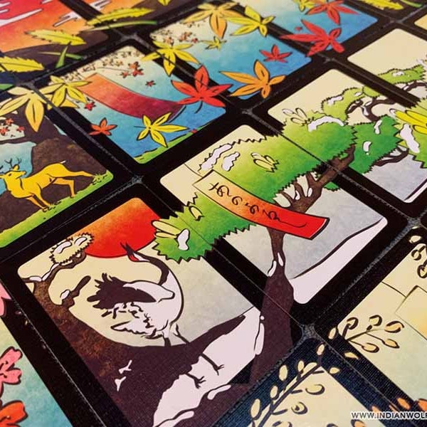 Cartes à jouer Hanami Hanafuda | Édition argent | Cartes florales japonaises | Taille d'un poker : 2,5 x 3,5 pouces | 54 cartes illustrées uniques | Feuille d'argent