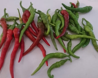 Long Red Thin Cayenne Pepper Seeds | Hot | Heirloom