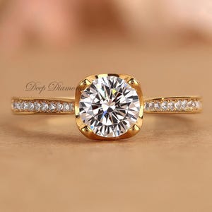 Round Diamond Engagement Ring, Tapered side Pave Wedding Ring, IGI Certified F/VS1 Brilliant cut Lab Grown Diamond Ring, Unique Halo Ring