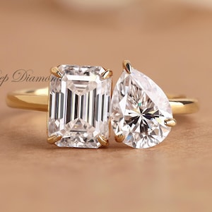 Handmade Toi et Moi Ring: 3.0 CTW Lab Grown Emerald & Pear Diamond