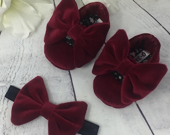 Chaussures bébé en velours bordeaux avec nœud, chaussures de vacances faites main