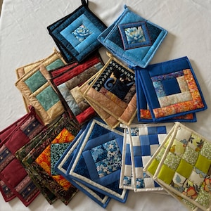 Set of 2 Handmade Quilted Pot Holders/Hot Pads