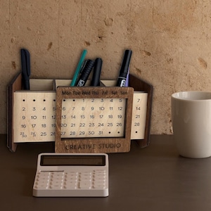 Custom wooden perpetual desktop calendar, forever calendar, calendar 2025, business calendar, office calendar, monthly calendar