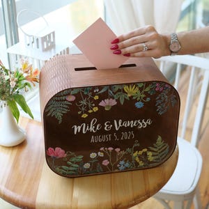 Houten kaartendoos met wilde bloemen, kaartendoos voor bruiloft, gepersonaliseerde houten kaartendoos, kaartendoos met gleuf, kaarthouder bruiloft, bloemenbrievenbus voor bruidsbloemen