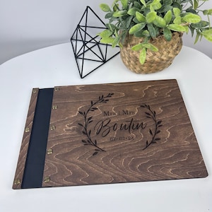 Holzgravur, Heiratsurkunde, rustikale Urkundenurkunde, Hochzeitsmonogramm, Hochzeitsgeschenk, Hochzeitsgeschenk