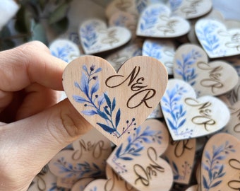 Personalized wooden heart pin, wedding favors for guests, custom name brooch, wedding initials sign, guests boutonnieres