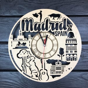 Madrid wall hanging clock, round wall clock, handmade wood wall clock, housewarming gift, kitchen wall clock, living room clock
