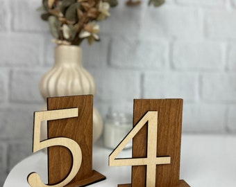 Rustikale Tischnummern aus Holz, Tischnummer Hochzeit, rustikale Nummern, Platzschild für den Tisch