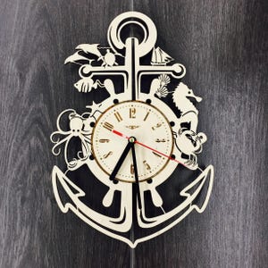 Anker Wanduhr mit Krake & Seepferdchen - Benutzerdefinierte Holz Ozeanuhr, Stranddekor, Meeresgeschenk